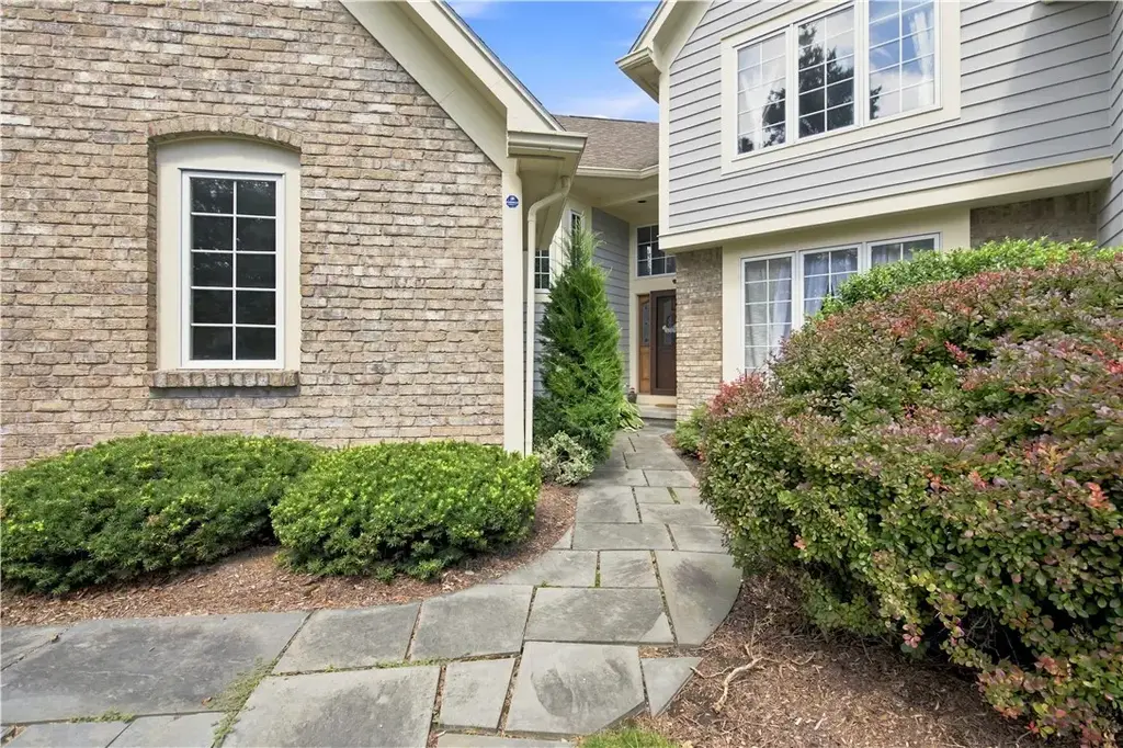 140 Regatta Drive, Webster