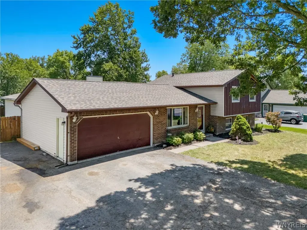 5909 Marion Drive, Lockport Town