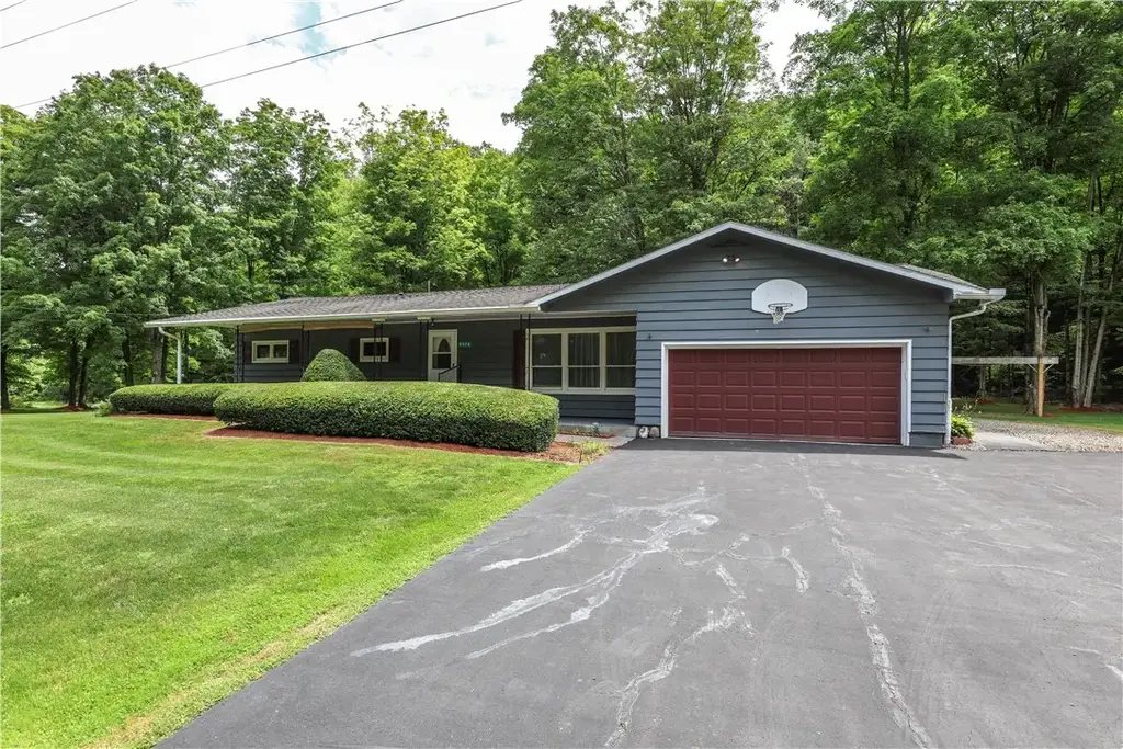 8574 County Route 4, Campbell