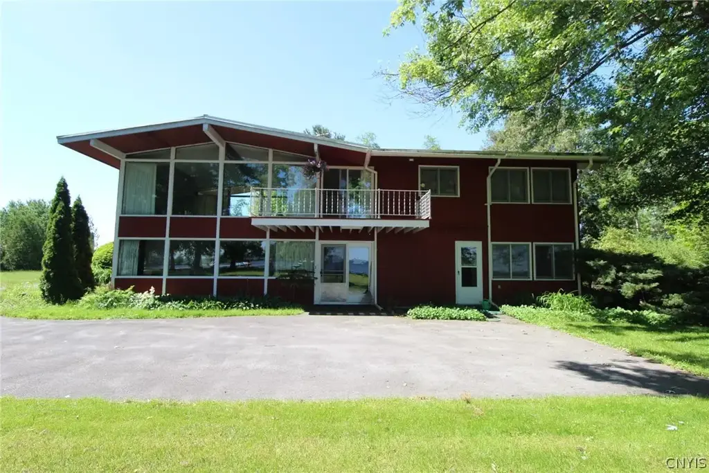6363 Muskrat Bay Road, Cicero