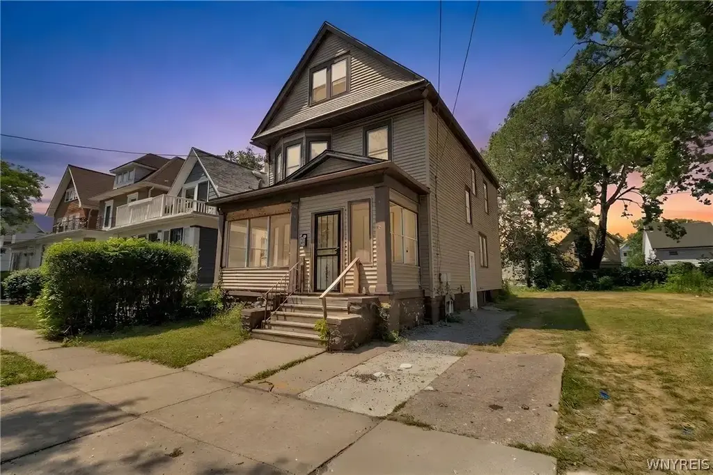 132 Royal Avenue, Buffalo