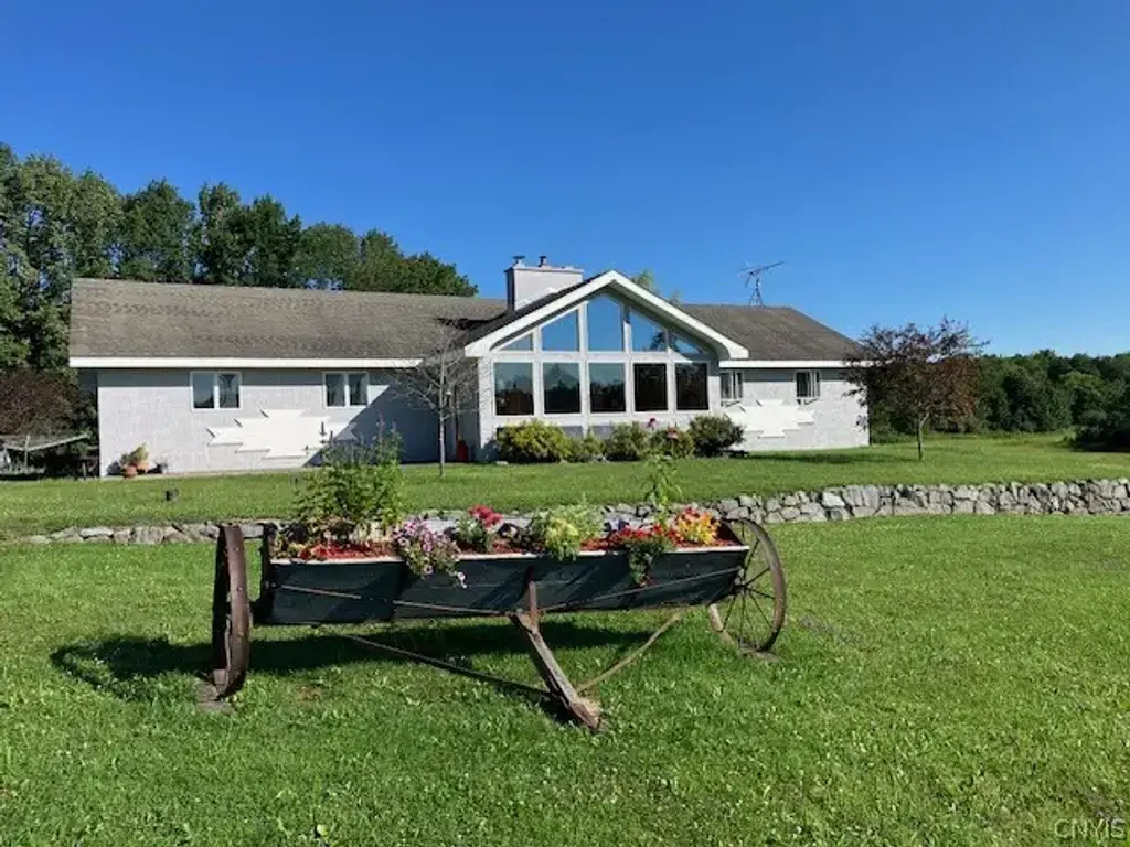 3819 Smith Road, West Turin