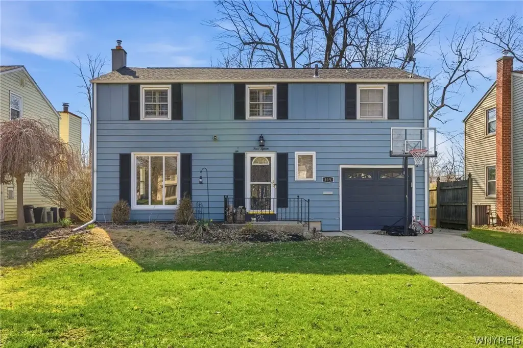 415 Roycroft Boulevard, Amherst