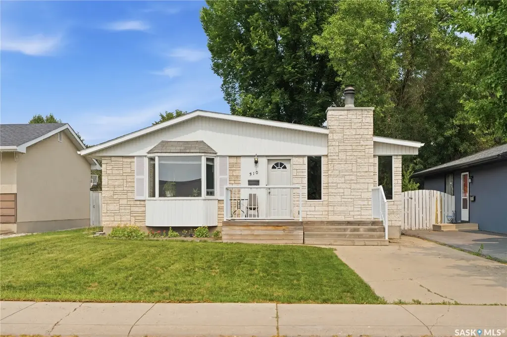310 Douglas Crescent, Saskatoon