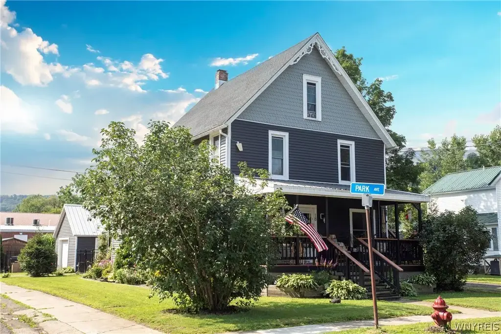 18 Rockwell Avenue, Ellicottville