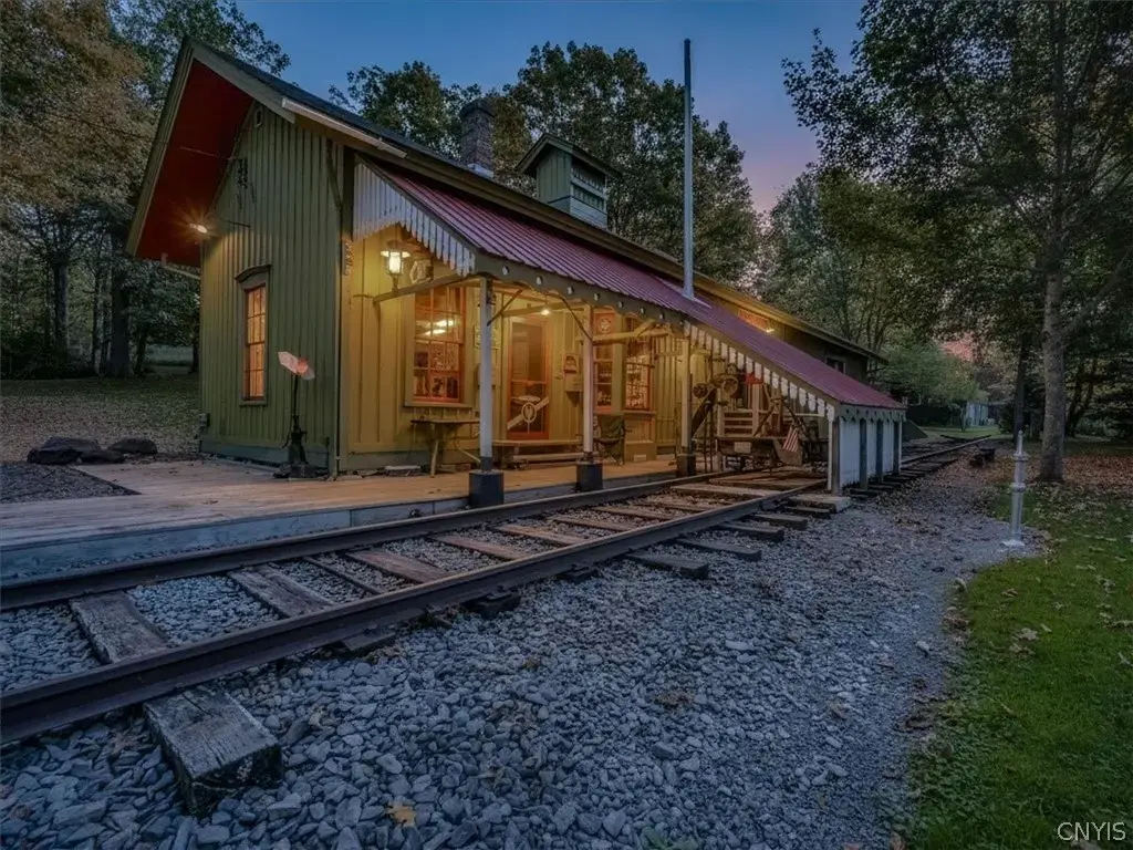 6324 E Hill Road, Stockbridge