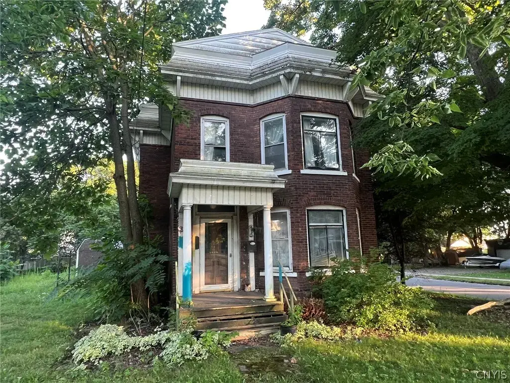 415 W Broadway, Fulton