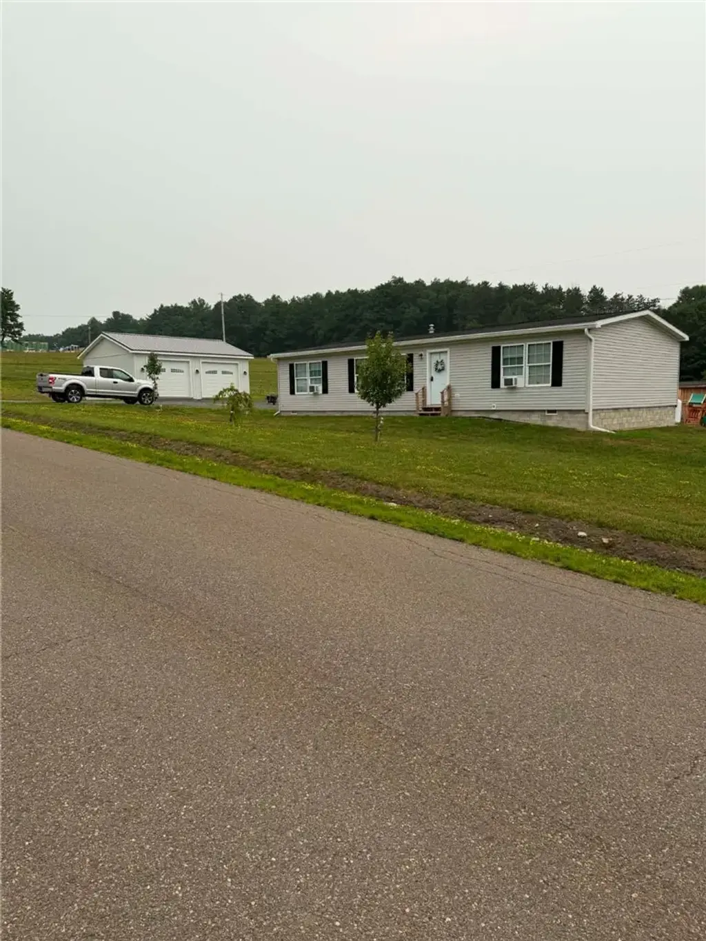 16 Blackburn Hill Road, Chemung