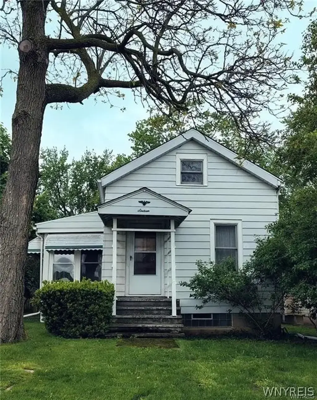 16 Crestview Avenue, Cheektowaga