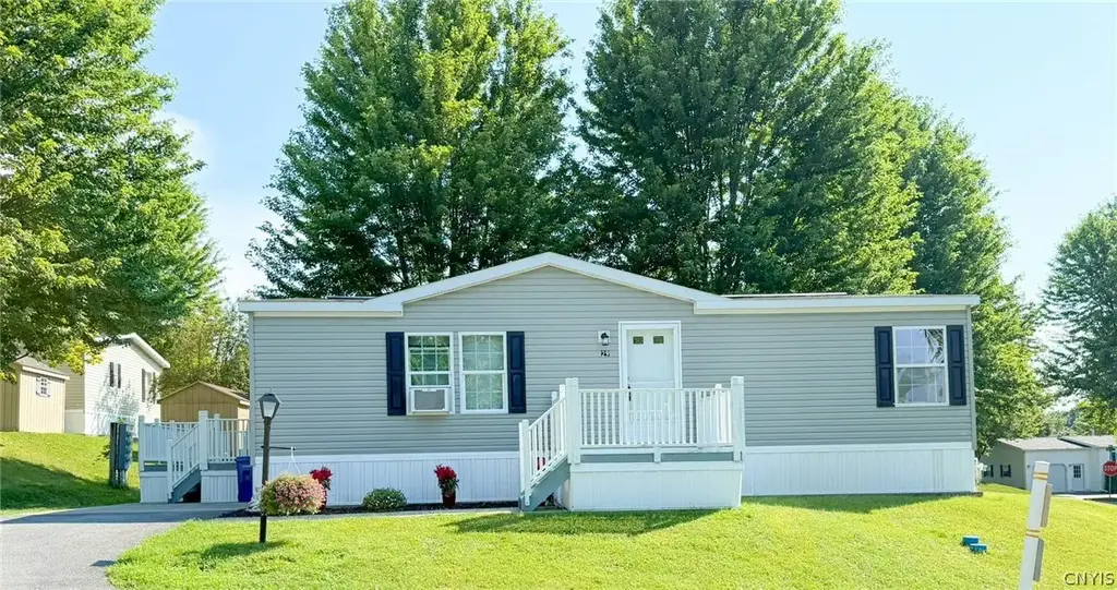 29 Horizon Drive, New Hartford