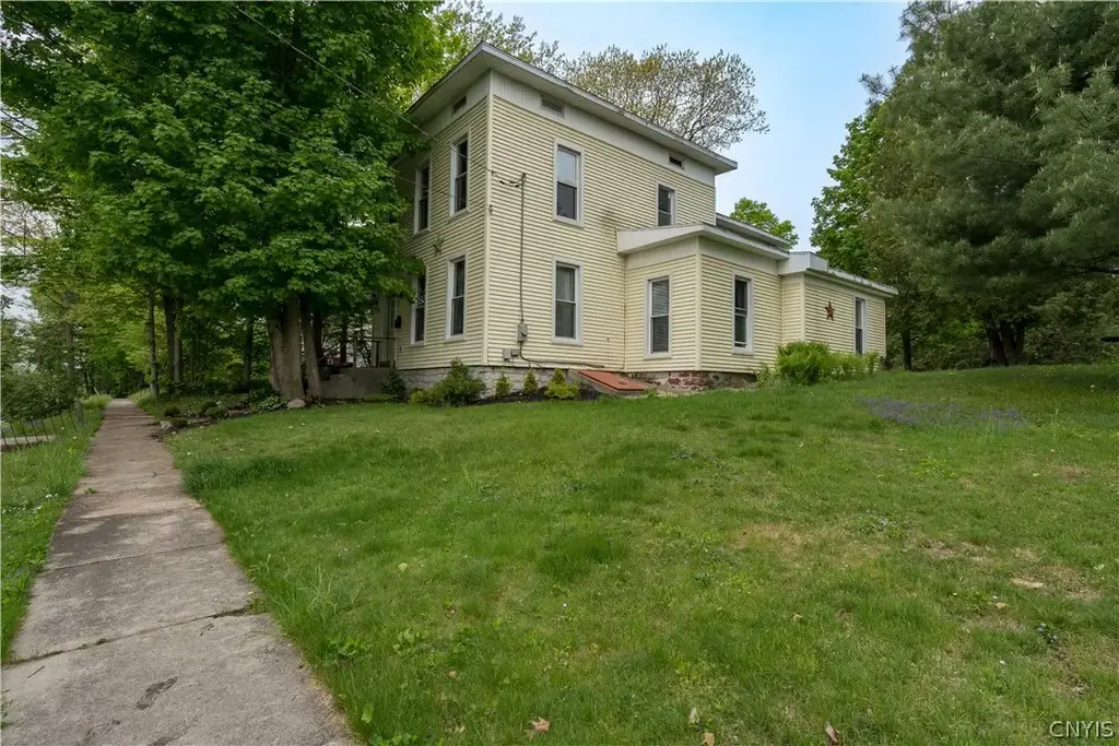 861 West Street, Wilna