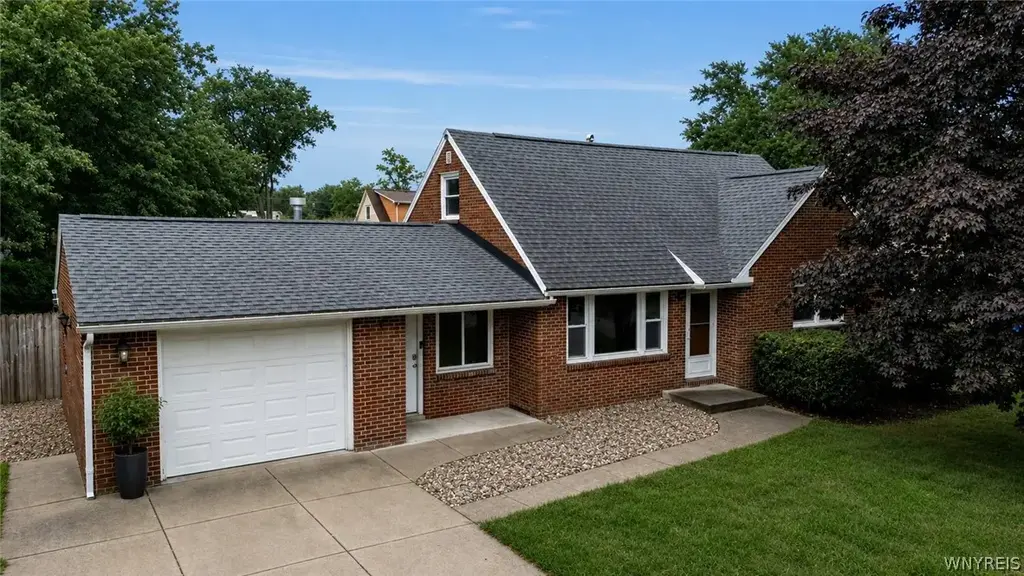 3773 Sowles Road, Hamburg