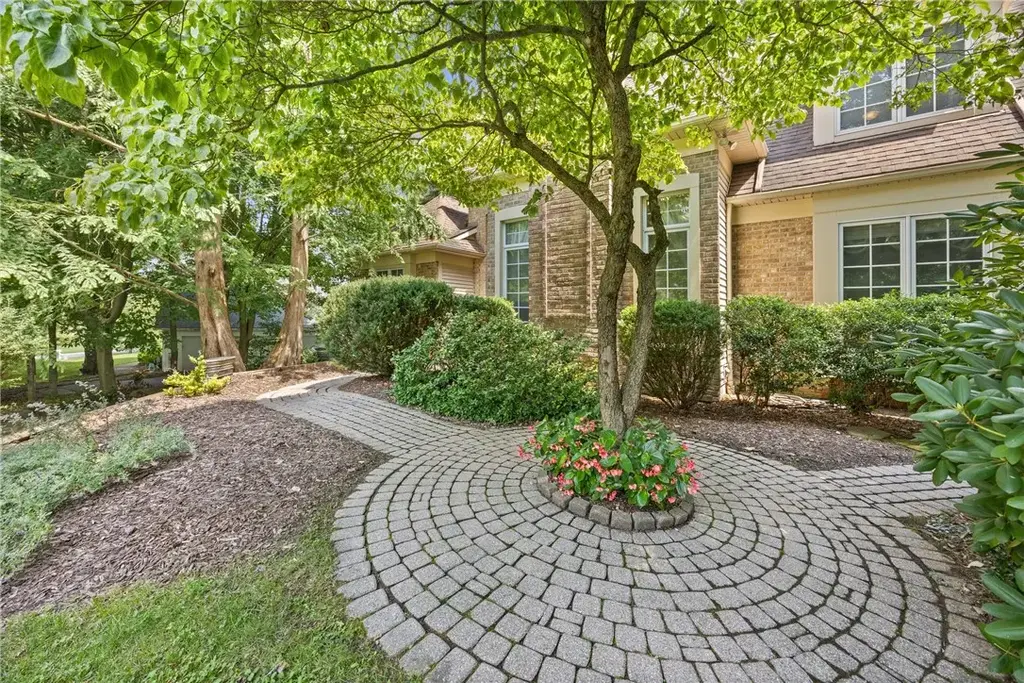 14 Barrington Hills, Pittsford