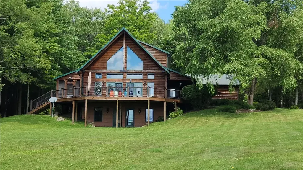351 Clancy Road, Greenwood
