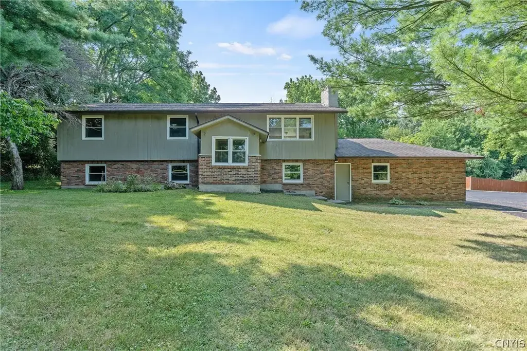 101 Saturn Drive, Syracuse