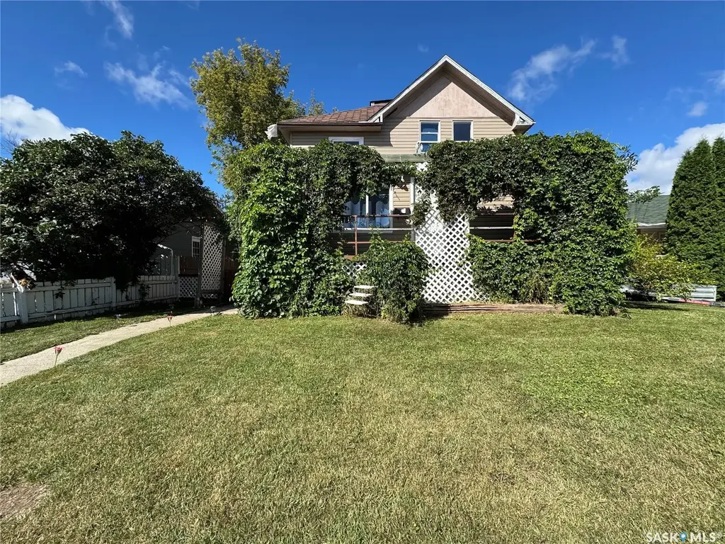 1671 103rd Street, North Battleford