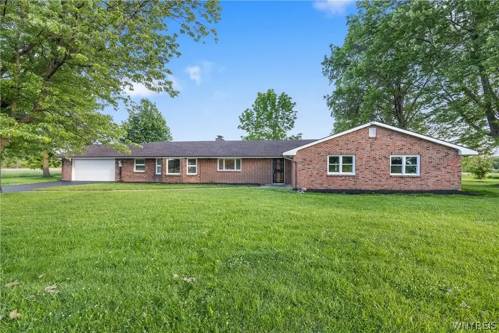 1918 Lake Road, Porter