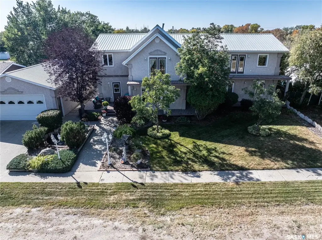 304 1st Street W, Milden