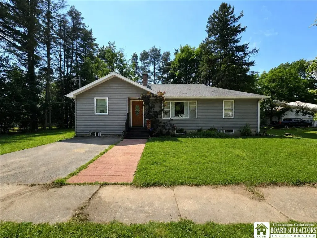 220 Colfax Street, Jamestown