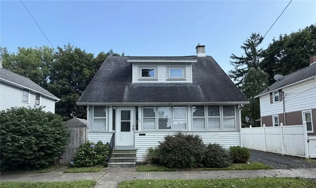 583 Lyon Street, Elmira City