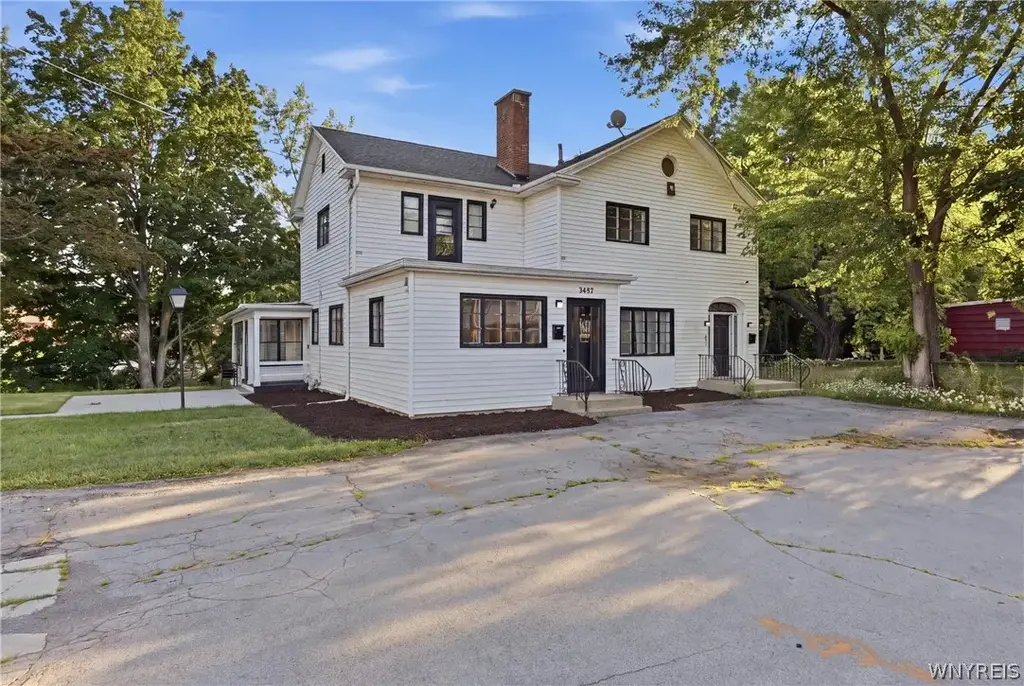 3457 Clinton Street, West Seneca