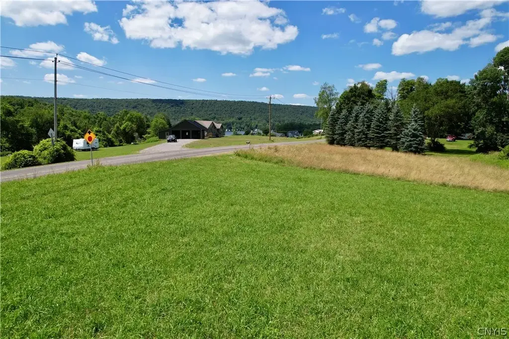 E Lake Road, DeRuyter