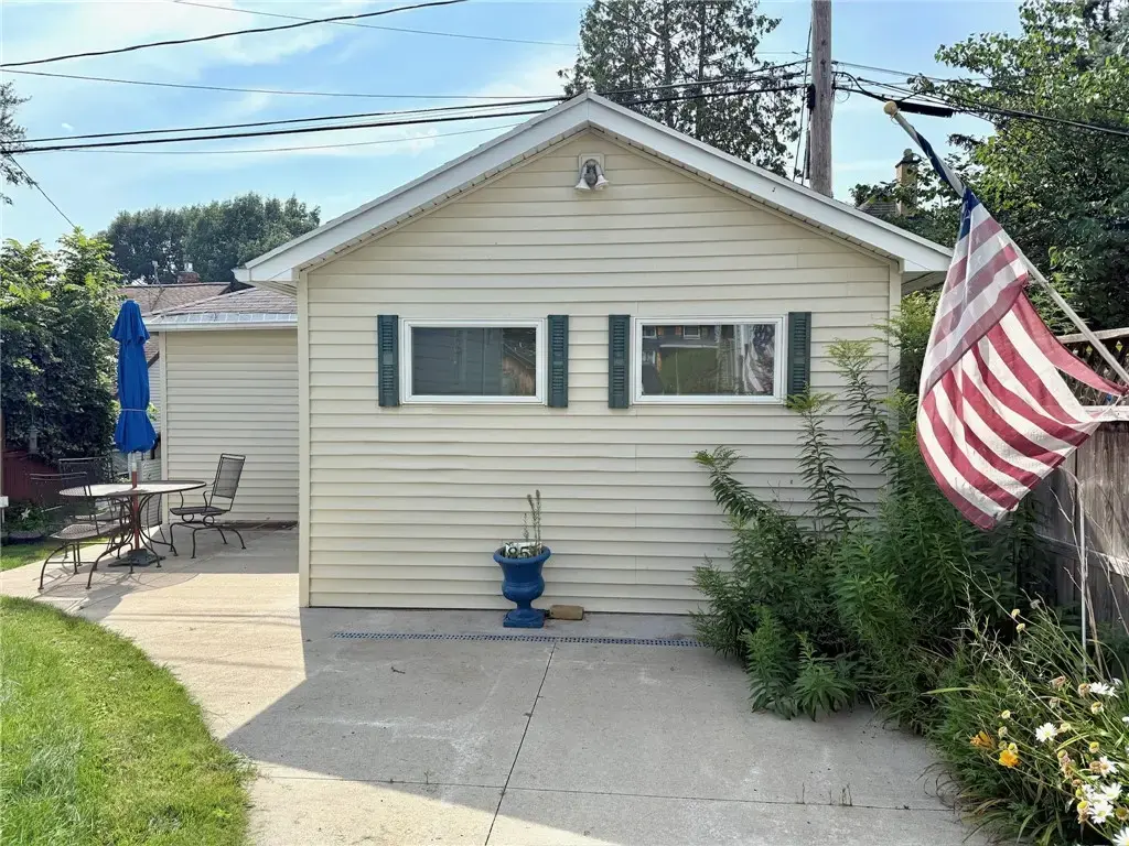 5156 Saint Paul Boulevard, Irondequoit