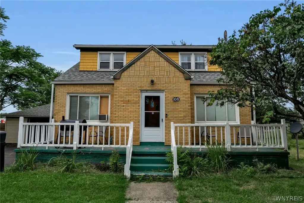 108 Pinehurst Avenue, Cheektowaga