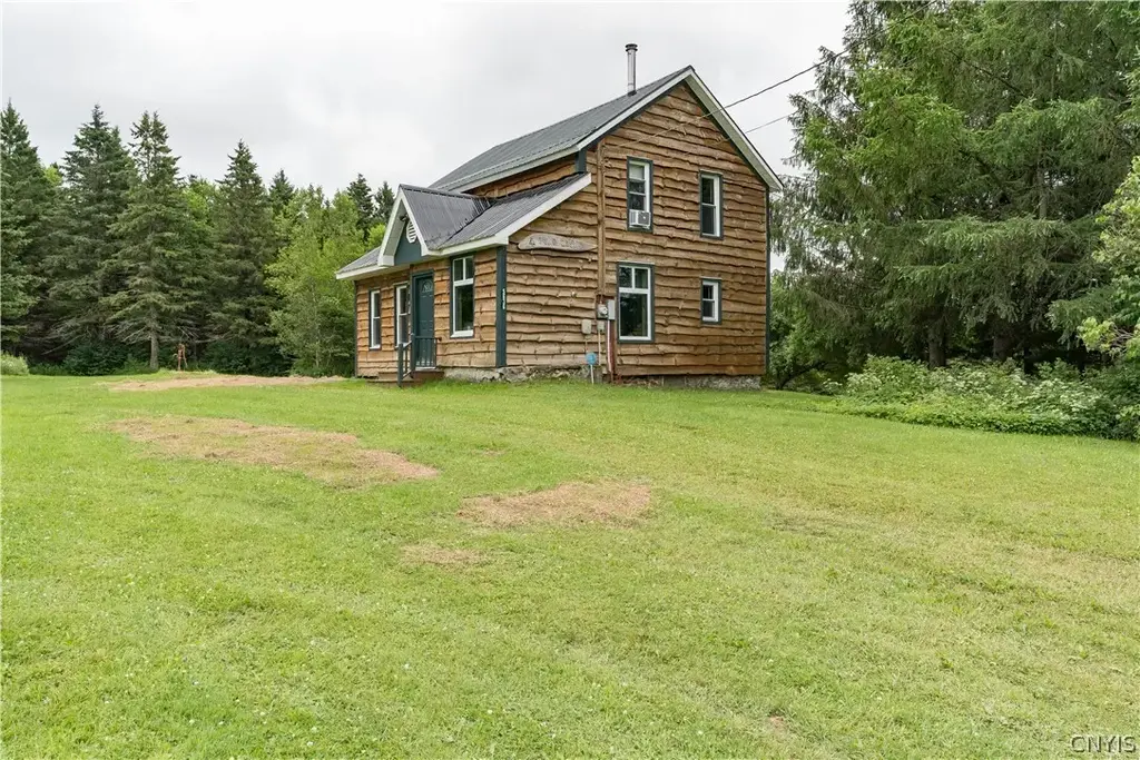5636 Salmon River Road, Montague
