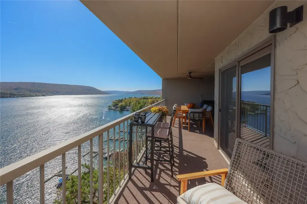 115 Cliffside Drive, South Bristol
