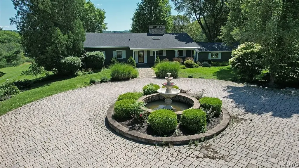 2890 W Lake Road, Cazenovia