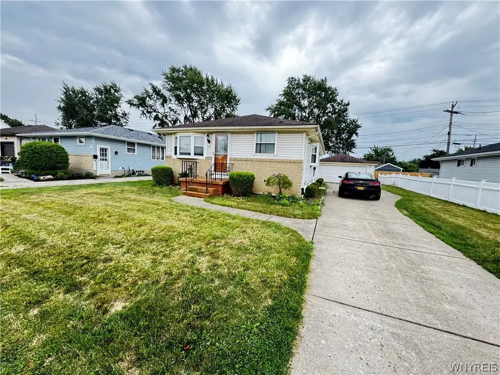 13 Satinwood Drive, Cheektowaga