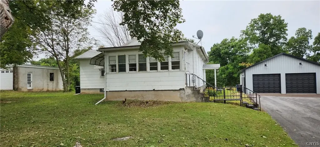 202 Lafayette Road, Syracuse