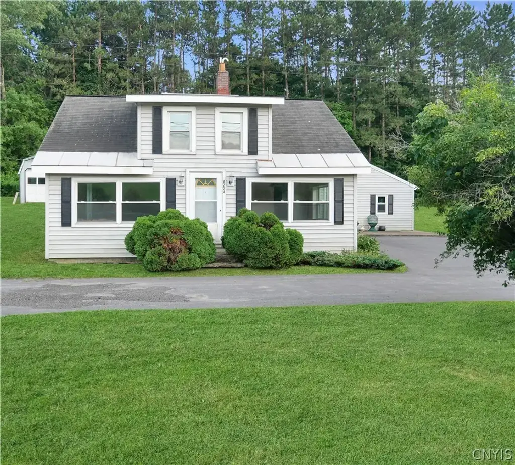 8224 State Route 20, Sangerfield