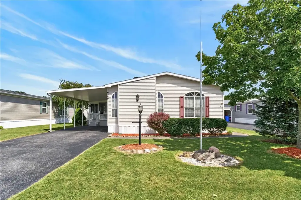 6369 Roberts Drive # 433, Victor