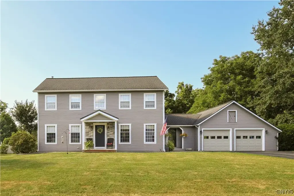 8277 Barksdale Lane, Manlius