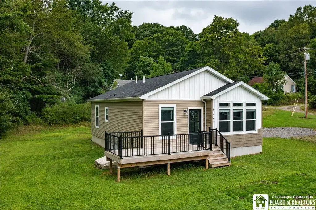 8122 Bear Lake Road, Pomfret