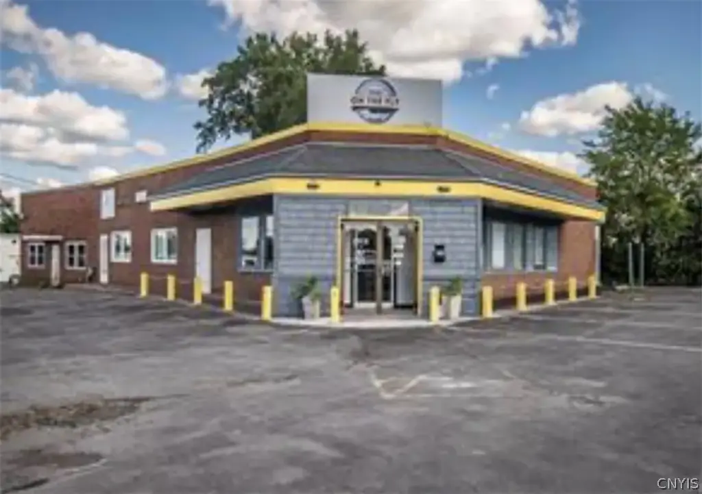 3604 Court Street, Salina