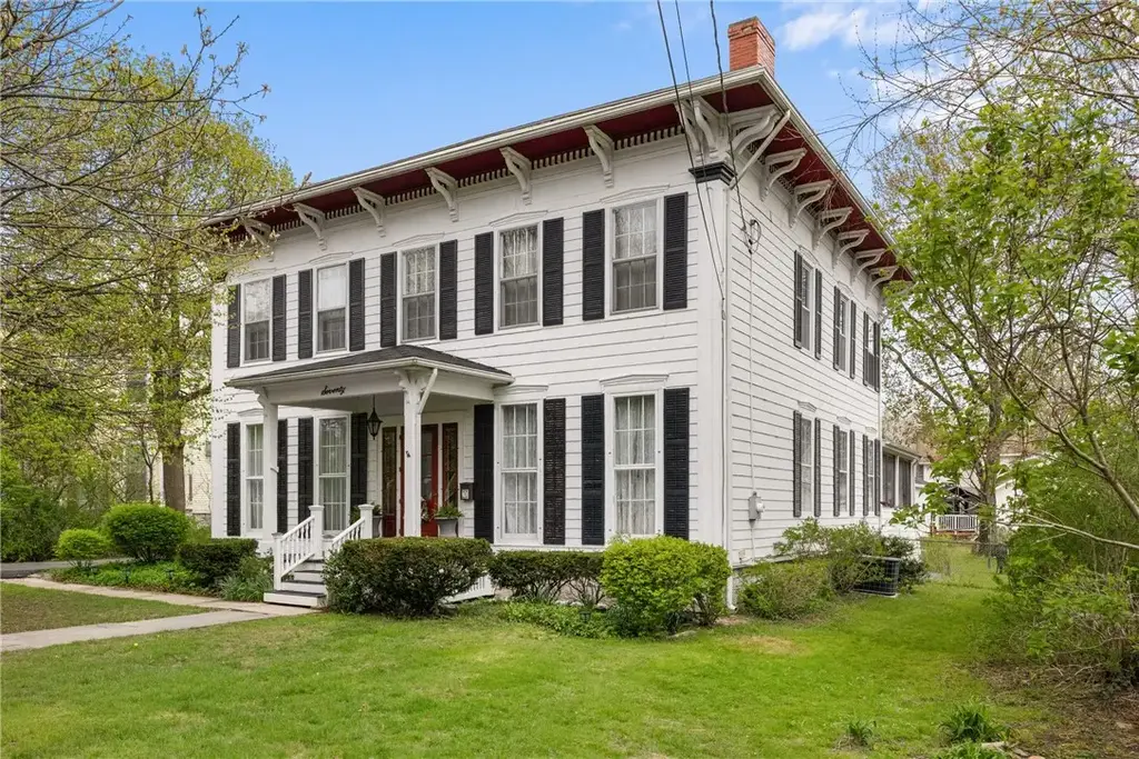 70 Cayuga Street, Seneca Falls