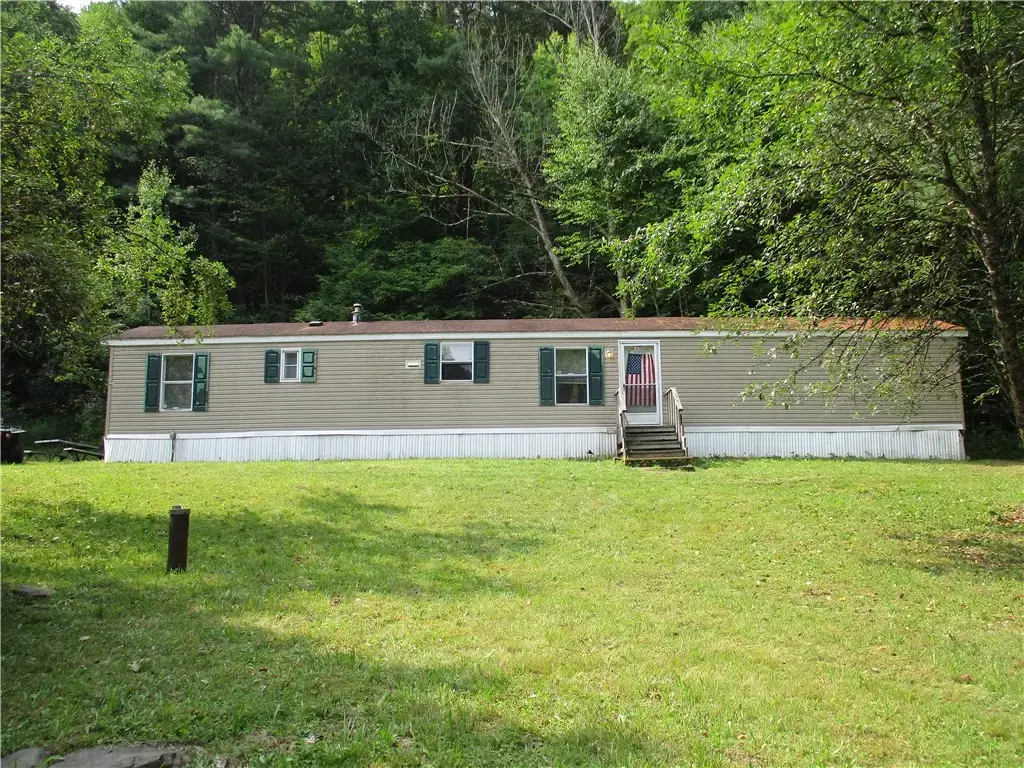 318 Shumway Hill Road, Guilford