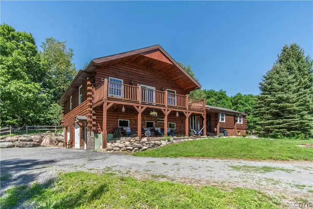 9758 East Road, Denmark