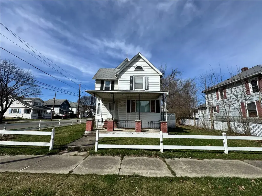 121 Davis Street, Corning City