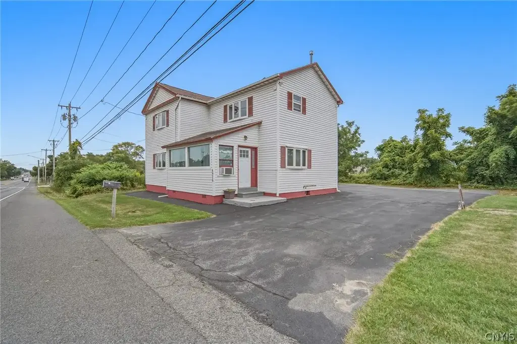 4976 W Taft Road, Clay