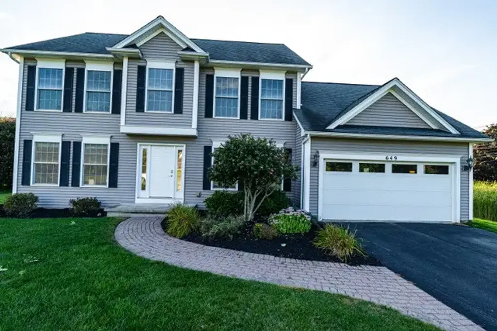 649 Kayloc Circle, Webster