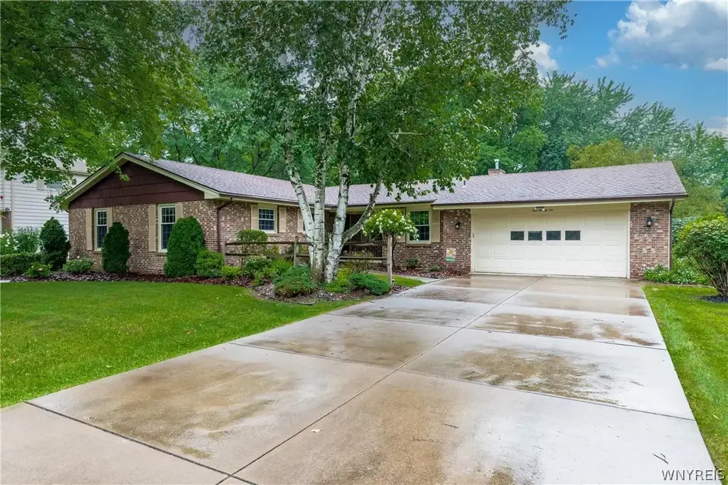 426 Hawthorne Place, Porter