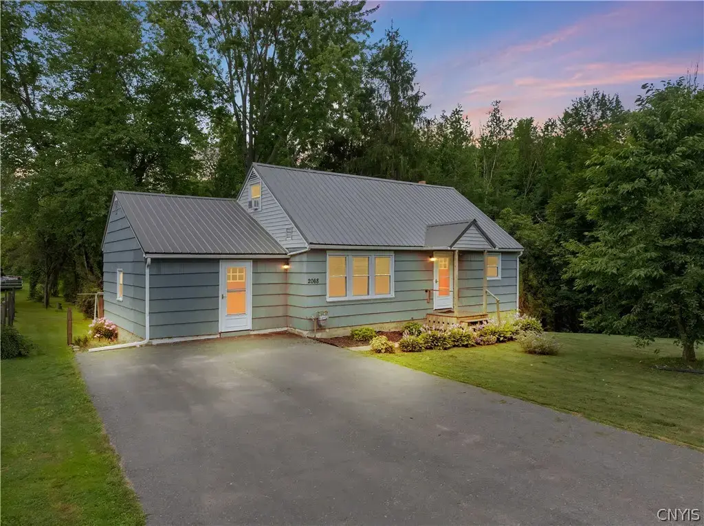 2068 County Route 12, Hastings