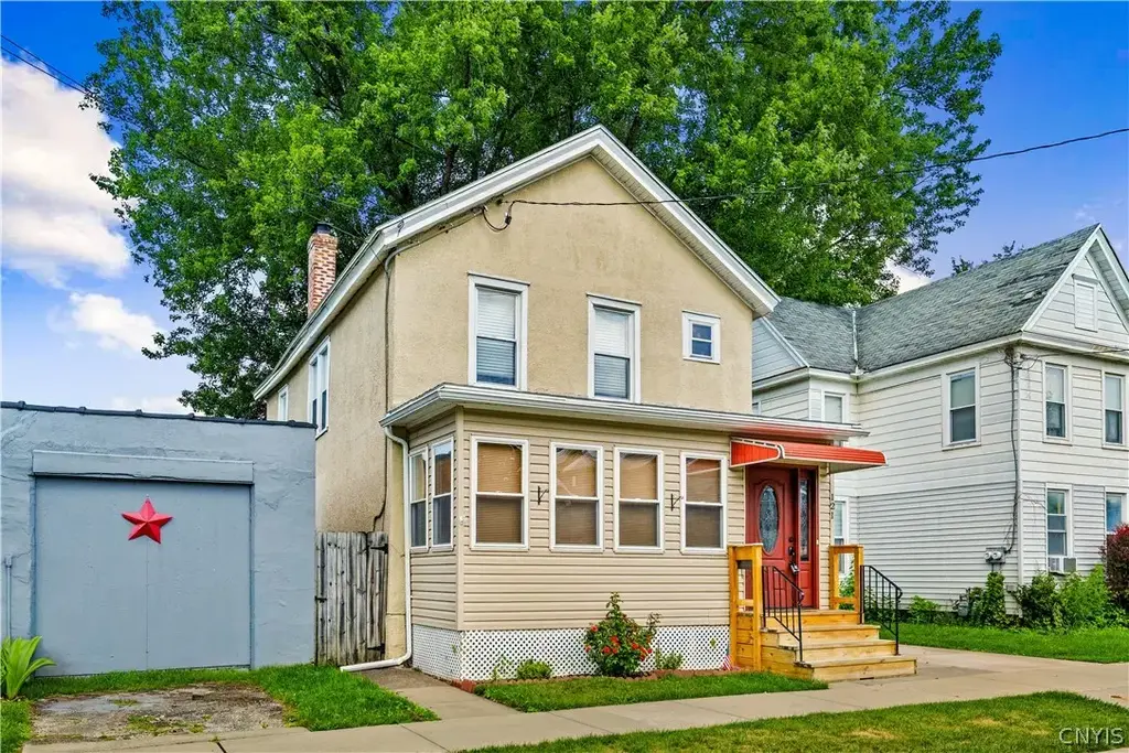 121 1st Street, Rome