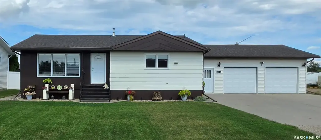 425 Corofin Crescent, Sturgis