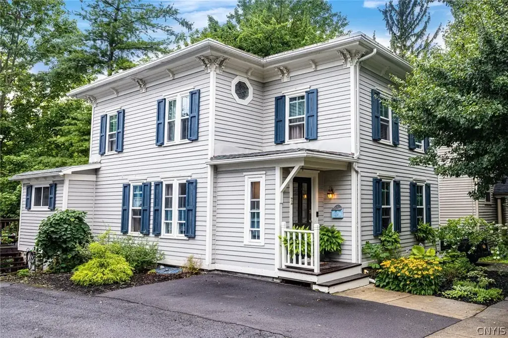 6 Academy Street, Skaneateles