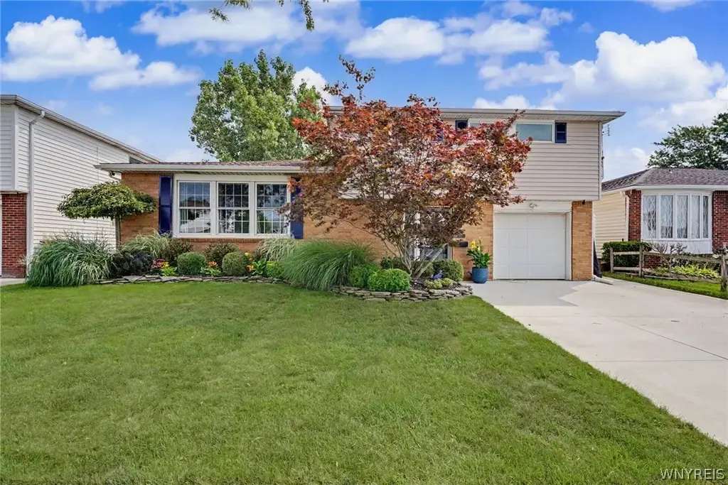 42 Leni Lane, Cheektowaga